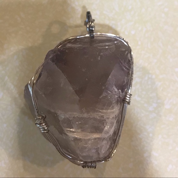 Wire wrapped crystal pendant. Made by hand. - Picture 2 of 4